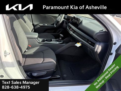 New 2026 Kia K4 LX image 17