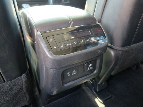 Used 2023 INFINITI QX60 Sensory w/ Vision Package AWD/4WD image 17