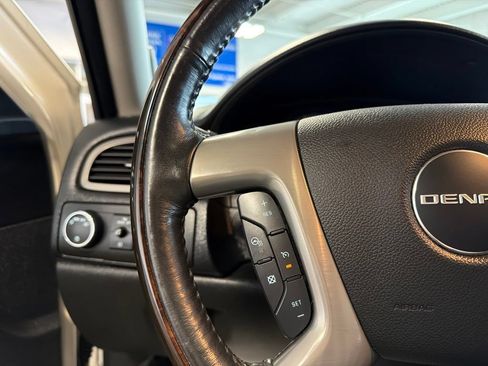 Used 2014 GMC Yukon XL Denali AWD/4WD image 16