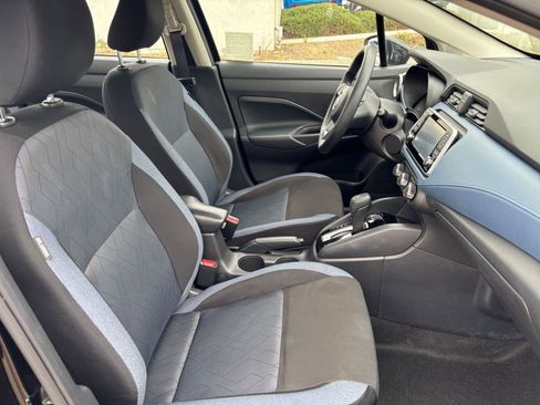 Used 2025 Nissan Versa SV FWD image 34