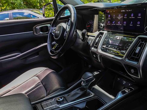 Certified 2023 Kia Sorento S w/ Panoramic Sunroof Package AWD/4WD image 26