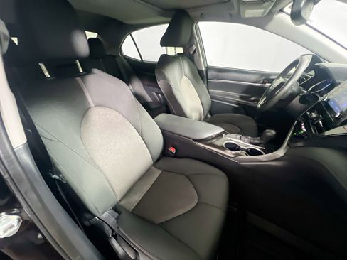 Used 2024 Toyota Camry LE w/ Convenience Package image 31