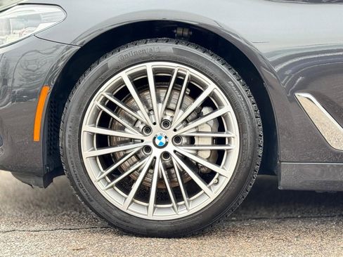 Used 2020 BMW 530i xDrive w/ Executive Package image 11