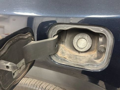 Used 2017 GMC Acadia SLE FWD image 28