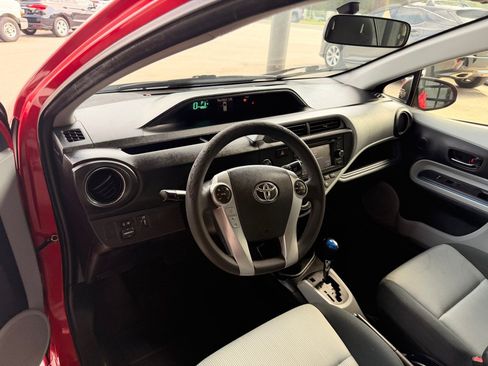 Used 2012 Toyota Prius C Three FWD image 9