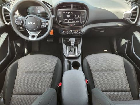 Certified 2025 Kia Soul LX w/ LX Technology Package FWD image 25