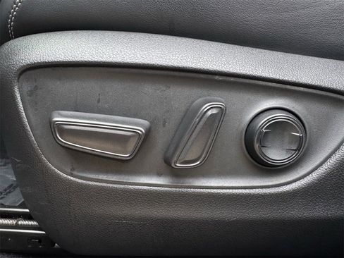 Used 2021 Toyota RAV4 Limited image 23