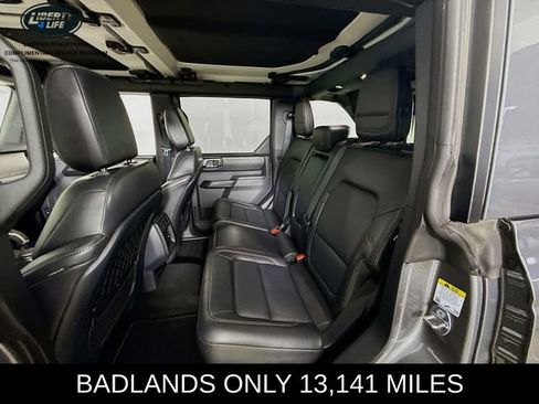 Used 2025 Ford Bronco Badlands image 24