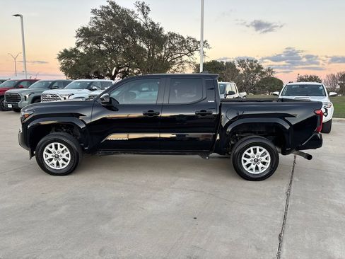 Certified 2024 Toyota Tacoma SR5 image 4