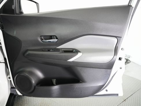 Used 2023 Nissan Kicks SR image 47