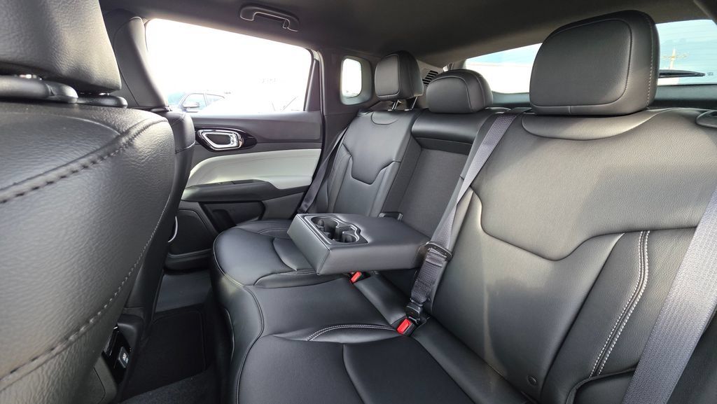 New 2026 Jeep Compass Limited AWD/4WD image 17