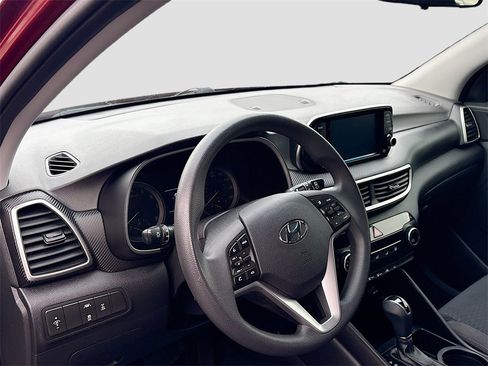 Used 2020 Hyundai Tucson SE w/ Winter Weather Package image 9