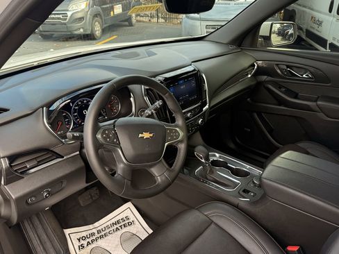 Used 2023 Chevrolet Traverse High Country image 12