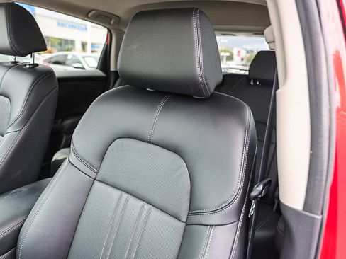 Certified 2025 Honda HR-V EX-L image 17