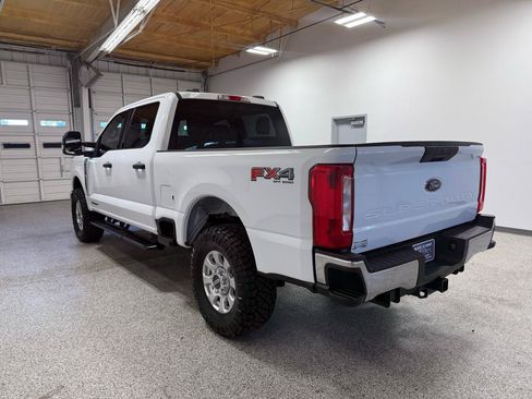 Used 2023 Ford F250 XLT w/ FX4 Off-Road Package AWD/4WD image 2