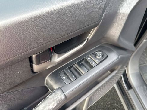 Used 2025 Toyota Tacoma TRD Off-Road image 17