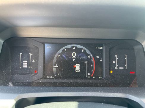 Used 2025 Toyota 4Runner SR5 AWD/4WD image 29