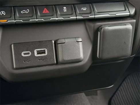 Used 2024 Chevrolet Silverado 1500 Custom image 21