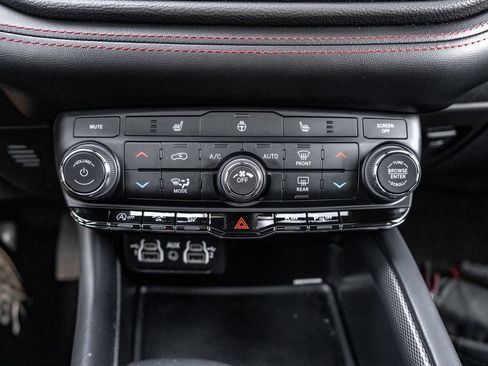 Used 2023 Dodge Durango GT w/ Blacktop Package AWD/4WD image 27