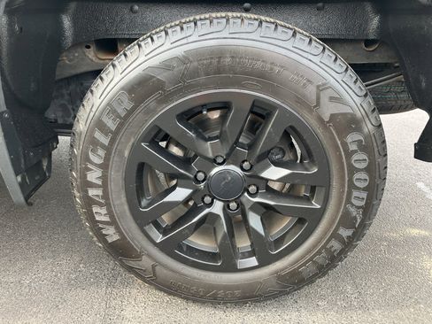 Used 2020 Chevrolet Silverado 1500 W/T w/ WT Value Package AWD/4WD image 14