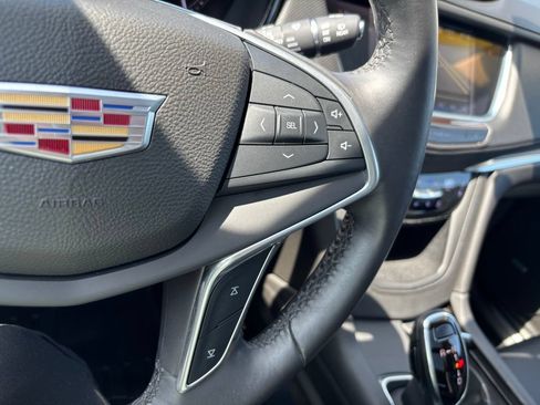 Used 2017 Cadillac XT5 Premium Luxury w/ Driver Assist Package FWD image 34