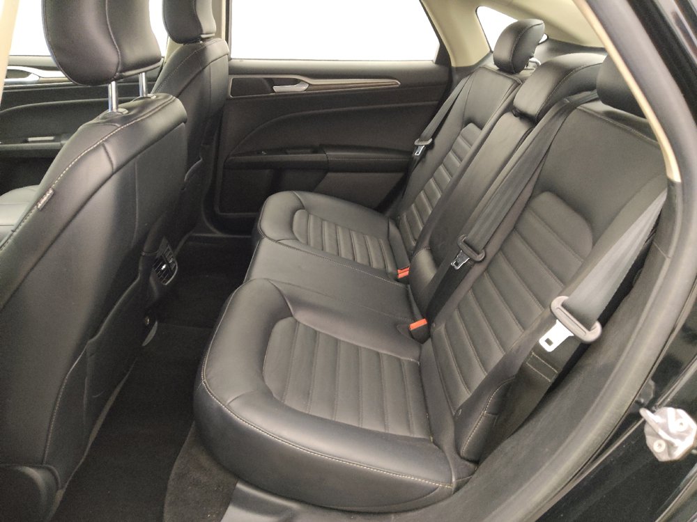 Used 2018 Ford Fusion SE w/ Fusion SE Technology Package FWD image 18