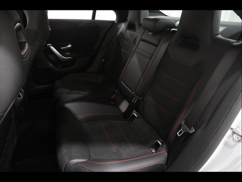 Used 2023 Mercedes-Benz CLA 250 4MATIC image 18