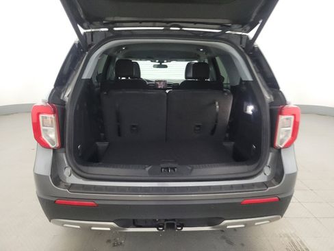 Used 2023 Ford Explorer XLT w/ Equipment Group 202A AWD/4WD image 29