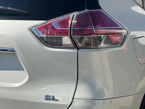 Used 2016 Nissan Rogue SL w/ SL Premium Package image 27