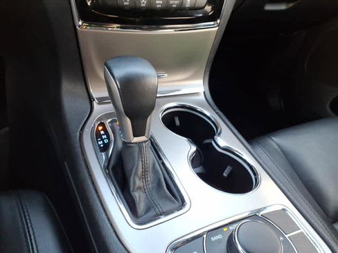 Used 2021 Jeep Grand Cherokee Limited image 20