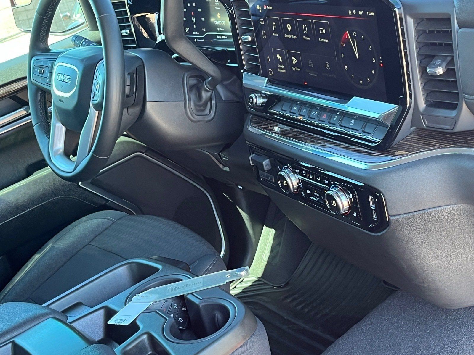 Used 2023 GMC Sierra 1500 SLE w/ X31 Off-Road Package AWD/4WD image 9