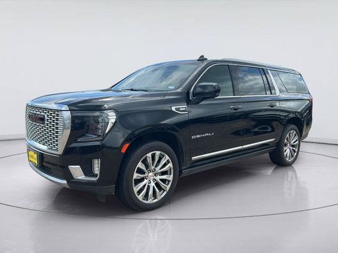 Used 2021 GMC Yukon XL Denali w/ Denali Premium Package RWD image 3