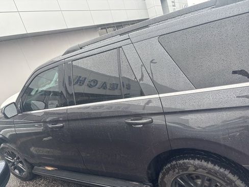 Used 2024 Ford Expedition XLT image 6