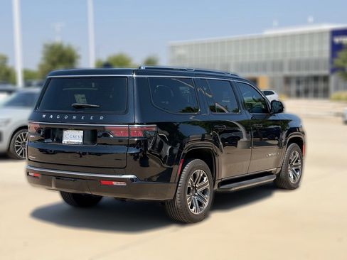 Used 2023 Jeep Wagoneer 4WD w/ Premium Group I image 8