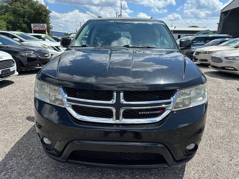 Used 2017 Dodge Journey SXT w/ Comfort/Convenience Group FWD image 2