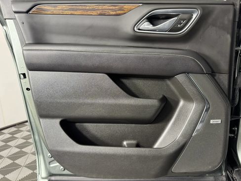 Used 2023 Chevrolet Suburban Premier AWD/4WD image 47
