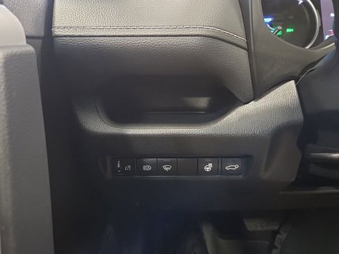 Used 2022 Toyota RAV4 XLE Premium image 24