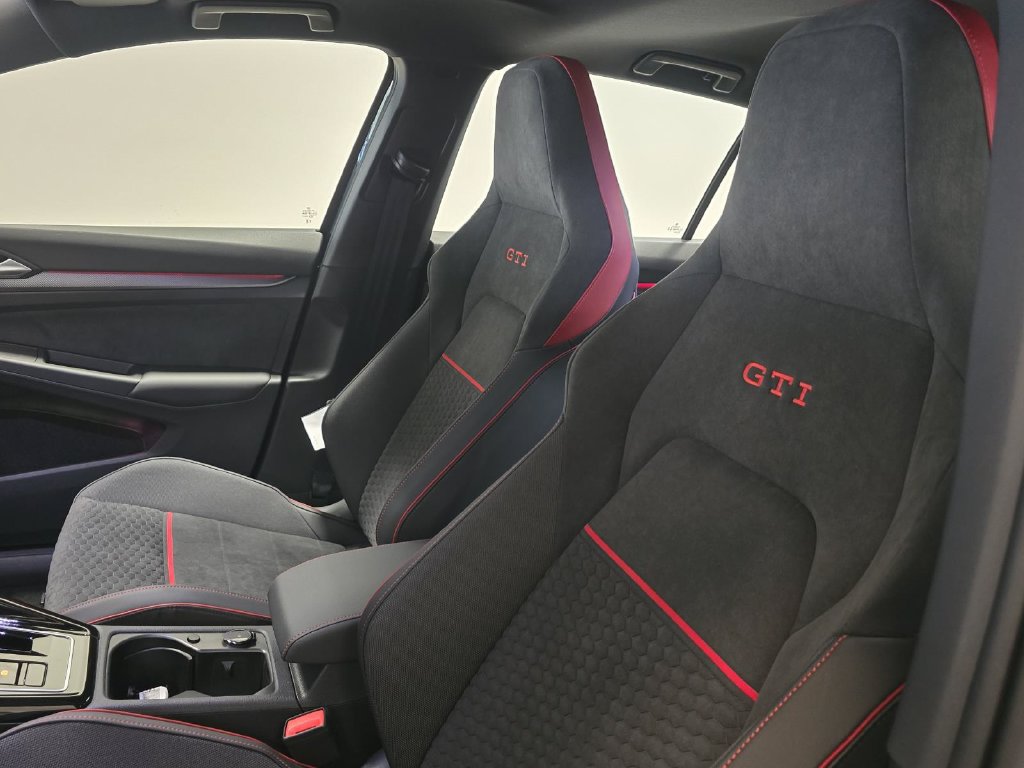 New 2026 Volkswagen GTI SE FWD image 20