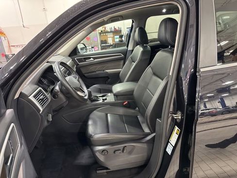 Certified 2021 Volkswagen Atlas SE w/ Panoramic Sunroof Package image 22