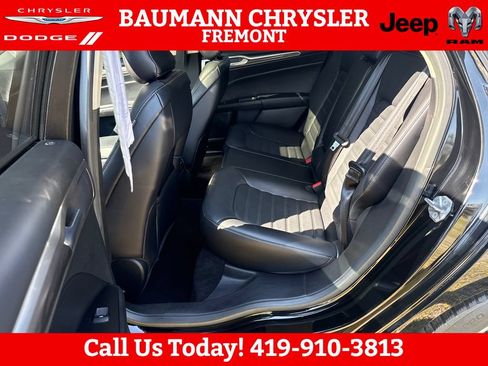 Used 2017 Ford Fusion SE w/ Equipment Group 202A AWD/4WD image 25
