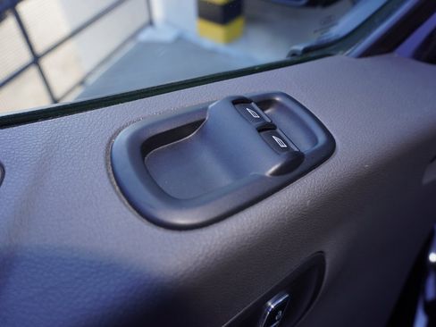 Used 2023 Ford Transit 350 XLT image 12