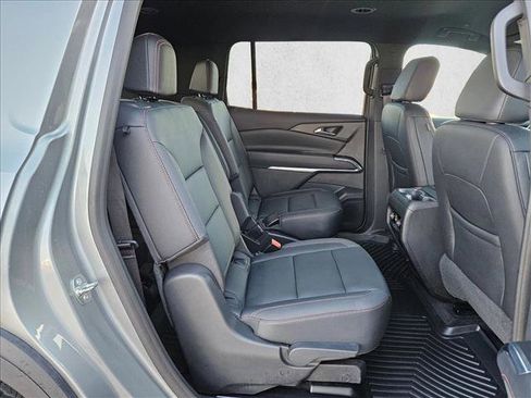 Used 2024 Chevrolet Traverse Z71 image 21