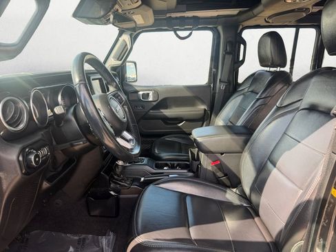 Used 2021 Jeep Wrangler Unlimited Sahara image 12