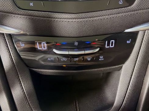 Used 2022 Cadillac XT5 Premium Luxury w/ Technology Package FWD image 19