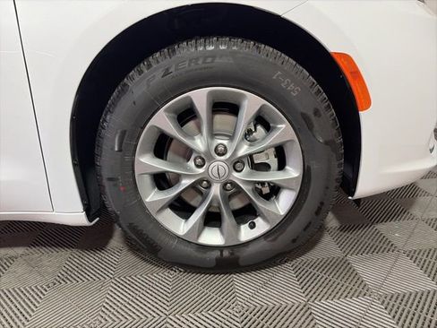 New 2026 Chrysler Pacifica Limited image 52