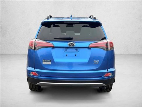 Used 2018 Toyota RAV4 XLE image 6