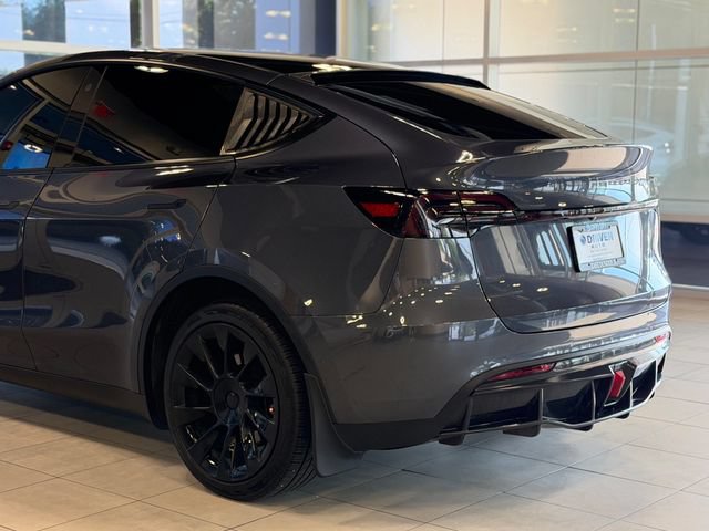 Used 2022 Tesla Model Y Long Range AWD/4WD image 13