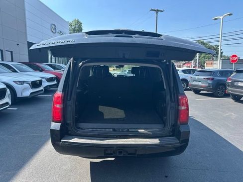 Used 2019 Chevrolet Suburban LT AWD/4WD image 9