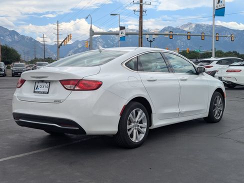 Used 2015 Chrysler 200 Limited w/ Convenience Group FWD image 4