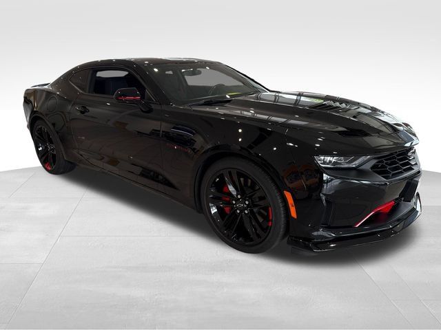 Used 2022 Chevrolet Camaro LT w/ Redline Edition RWD image 9